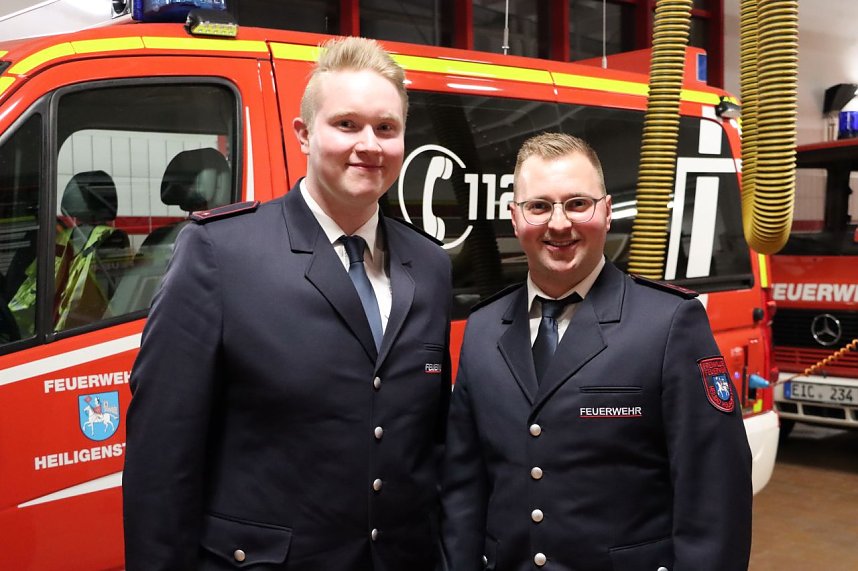 Im Amt best&auml;tigt: Jugendfeuerwehrwart Maximilian D&ouml;lle (r.) und Stellvertreter Niklas Jahns