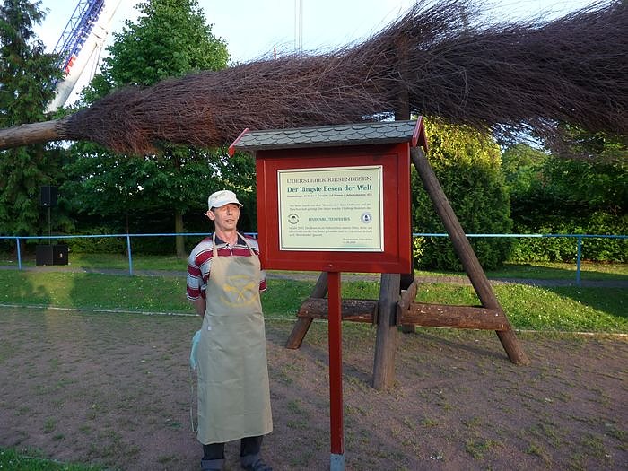 Gr&ouml;&szlig;ter Besen der Welt