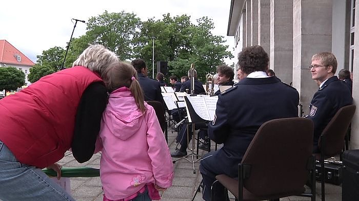 Offene T&uuml;ren bei der Polizei
