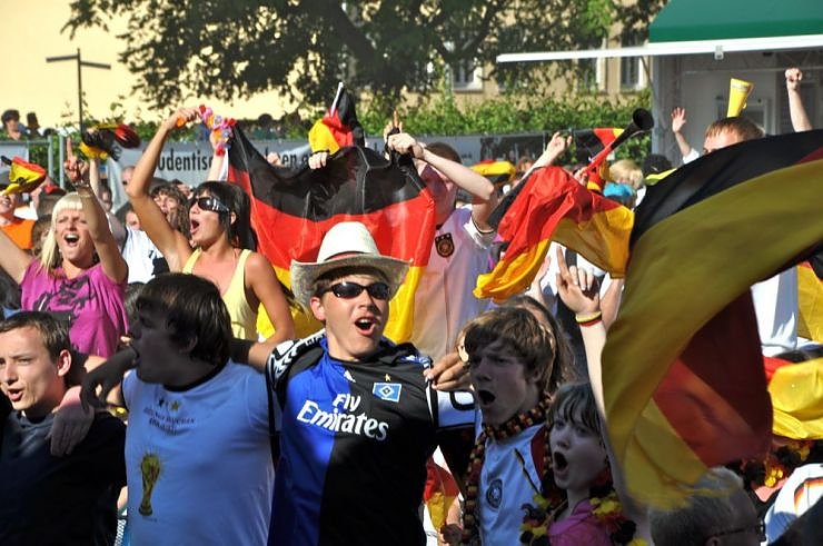 Public Viewing auf den Petersberg