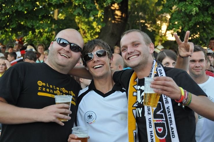 Public Viewing auf den Petersberg